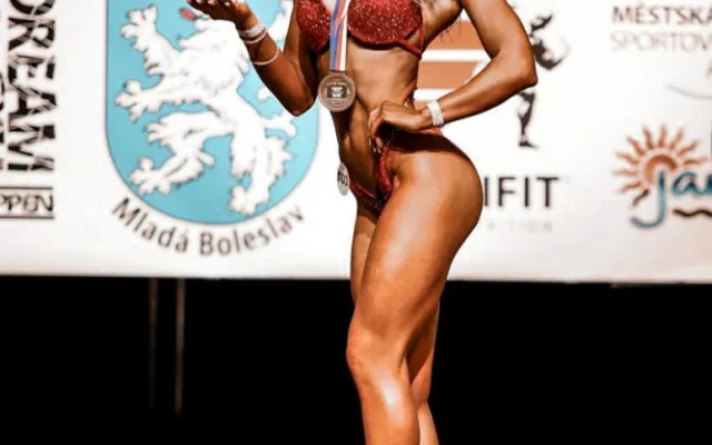 Člověk si sáhne na svoje dno, pak se mu to vrátí, říká bikini fitnesska Tereza Jakubičková z Liberce. Sbírá úspěchy u nás i v zahraničí