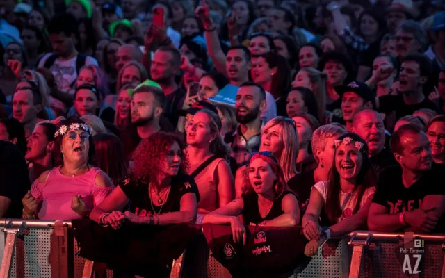 Druhý den Benátské. Z rockového charakteru festivalu vyčníval koncert Ivana Mládka