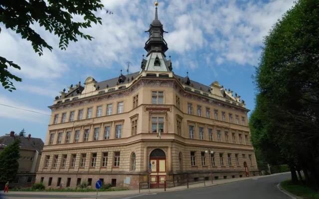 Škola před obnovou