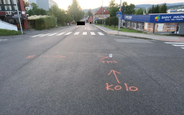 Řidič v Jablonci nad Nisou srazil cyklistu, od nehody ujel. Policie hledá svědky nehody