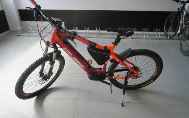 Řidič v Jablonci nad Nisou srazil cyklistu, od nehody ujel. Policie hledá svědky nehody