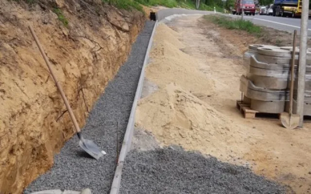Silnice v Rynolticích je hotová. Komplikace zůstanou u Rozkoše