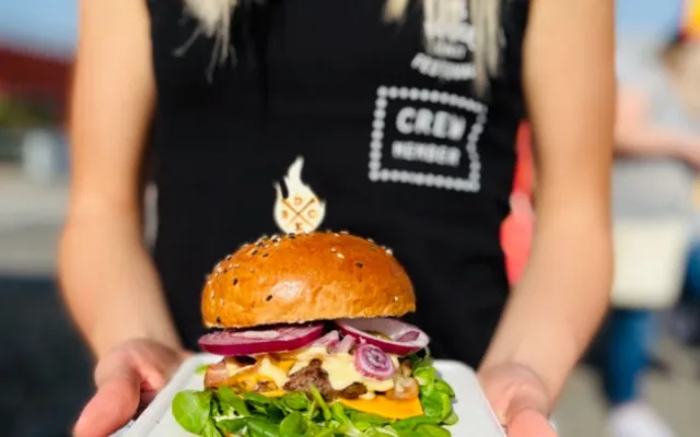 Burger Festival veze do Liberce víc jak tunu hovězího, bude se i flambovat na whisky
