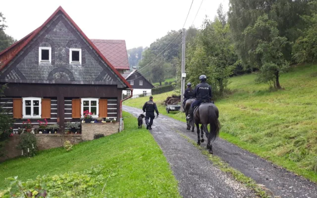 Spolupráce česko-polských hlídek pokračuje. Policie dopadla žháře, objasnila krádeže a kontrolovala chaty