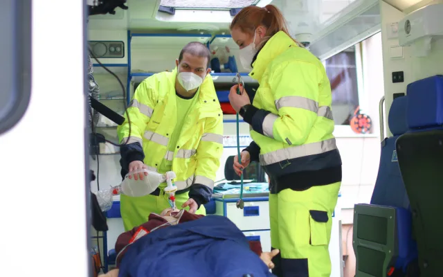 Záběr je ze školní plně vybavené sanitky. Foto: Adam Pluhař