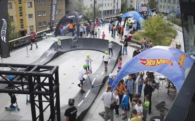 Sobotní jízda s angličáky. Nákupní centrum Géčko přivítá sraz fanoušků Hot Wheels