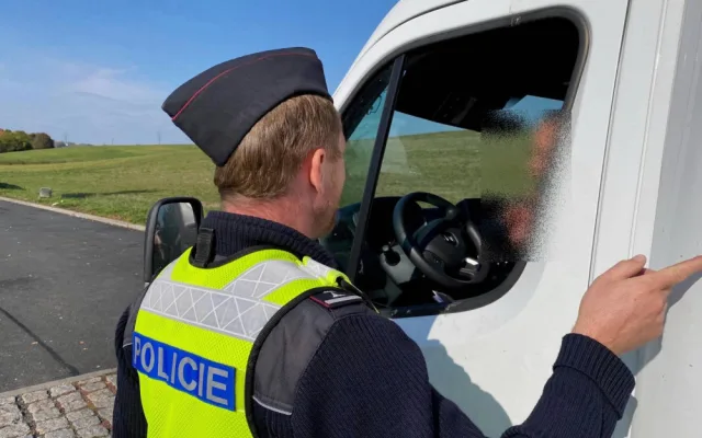 Kontroly nákladních vozidel. Jen tři řidiči neporušili zákon