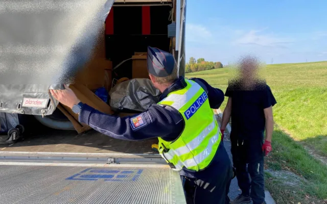 Kontroly nákladních vozidel. Jen tři řidiči neporušili zákon