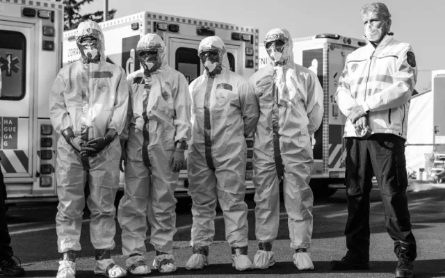 Nový dokumentární film Klusáka a Pecháčkové mapuje tři roky pandemie v Čechách
