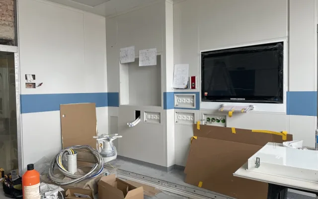V liberecké nemocnici dokončují rekonstrukci dalšího patra operačních sálů. Zprovozní jej v prosinci