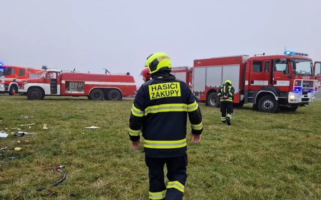 Při nehodě malého letadla v Ralsku zahynul jeden člověk