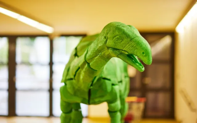 Jitka Hvězdová tvoří z odpadu vánoční ozdoby i šperky. Díky 3D tisku