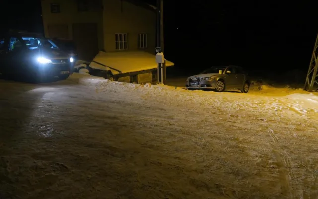 Řidič v Alšovicích boural na letních pneumatikách, poté nadýchal alkohol