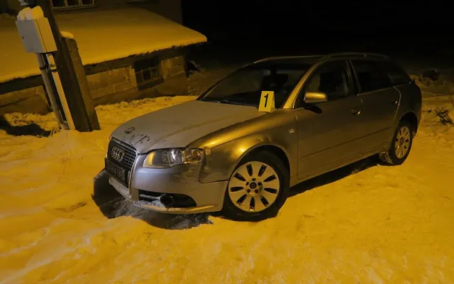 Řidič v Alšovicích boural na letních pneumatikách, poté nadýchal alkohol