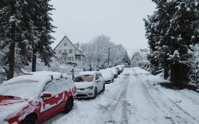 Sněhem zapadal i Liberec.
