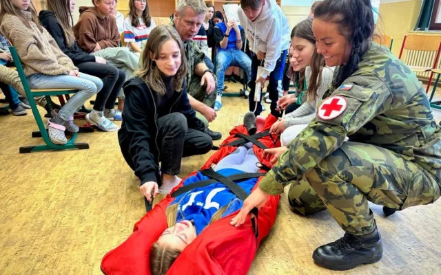 Liberečtí chemici učili školáky, jak se chovat v nečekané situaci