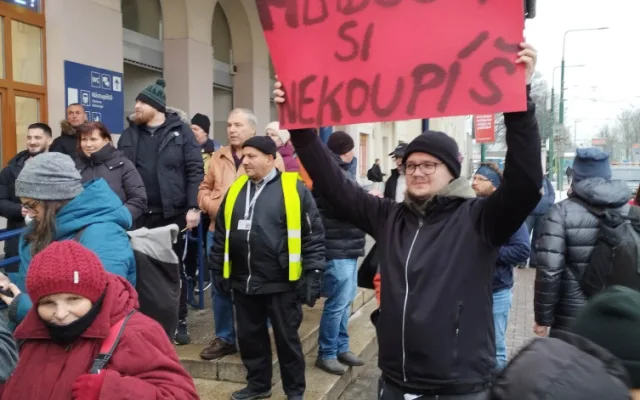 Prezidentský kandidát Babiš dorazil do Liberce. Čekali na něj příznivci i odpůrci