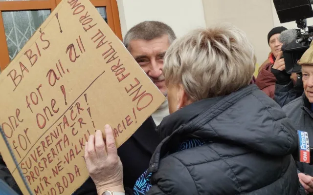 Prezidentský kandidát Babiš dorazil do Liberce. Čekali na něj příznivci i odpůrci
