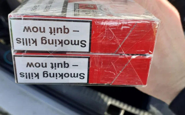 Celníci se zaměřili na pašování cigaret. Auto u Hrádku jimi bylo napěchované