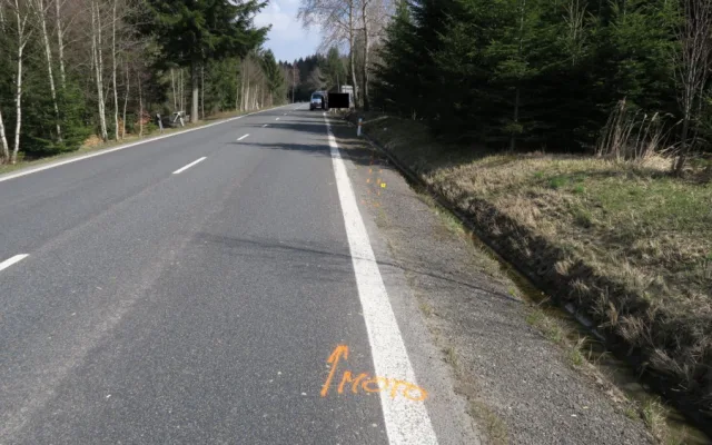Mladíkovi se jízda na motorce zrovna nevyvedla. Mohl za to alkohol