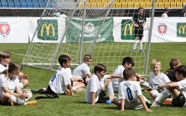 Fotbalový turnaj pro české školy hlásí rekordní zájem a nově zapojuje i malotřídní školy