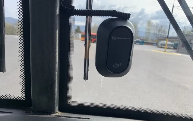 První v Česku. Systém hlídá slepý úhel, řidiče autobusu v Liberci upozorní na blížící se chodce a cyklisty
