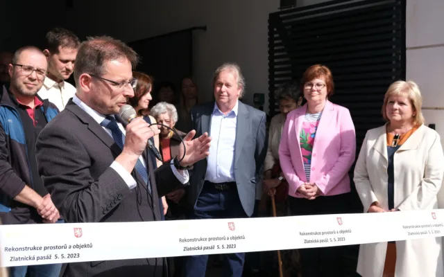 Turnov proměnil zchátralou pasáž u radnice v řemeslnickou uličku