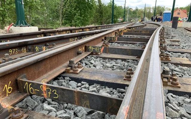 Rekonstrukce tramvajové trati do Jablonce skončí v září. Vyjde na 900 milionů