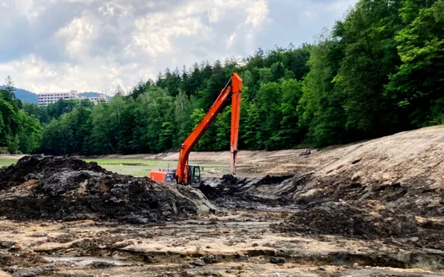 Pokud se neseženou peníze, může dojít k omezení oprav přehrady