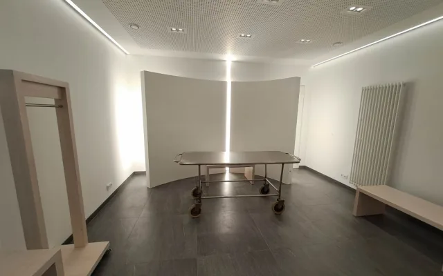 Patologové mají moderní pitevnu. Přibyly chladicí boxy i pietní místnost