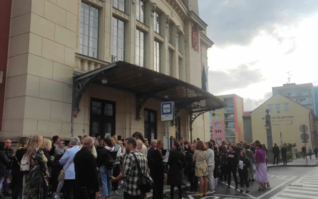 Vrabčáci i Jablonečané se loučili s Pavlem Žurem písní a potleskem