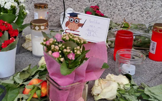Jablonec se rozloučil s Pavlem Žurem. Lidé se řediteli poklonili v divadle