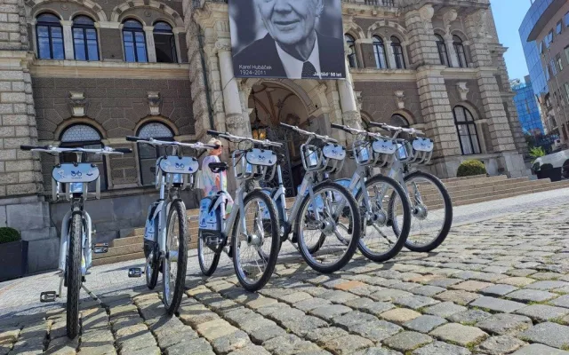 Do libereckých ulic vyjela sdílená kola. Čtvrt hodina jízdy je zdarma
