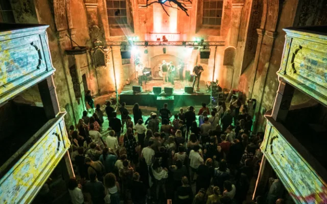 Festival na záchranu kostela v Horním Vítkově nabízí zábavu všem generacím