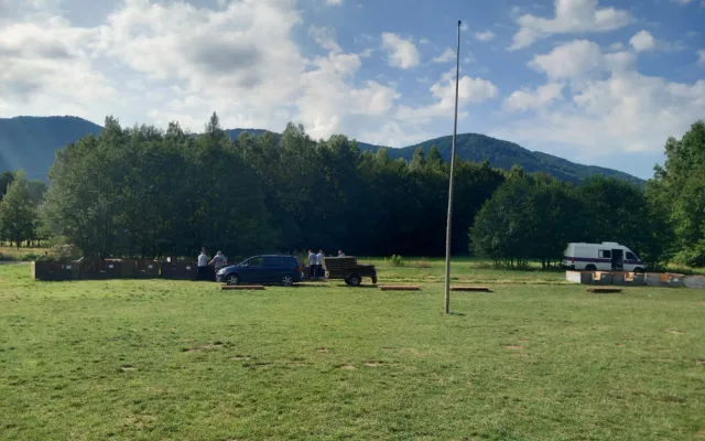Odsouzení z liberecké věznice pomáhali s úklidem letního tábora
