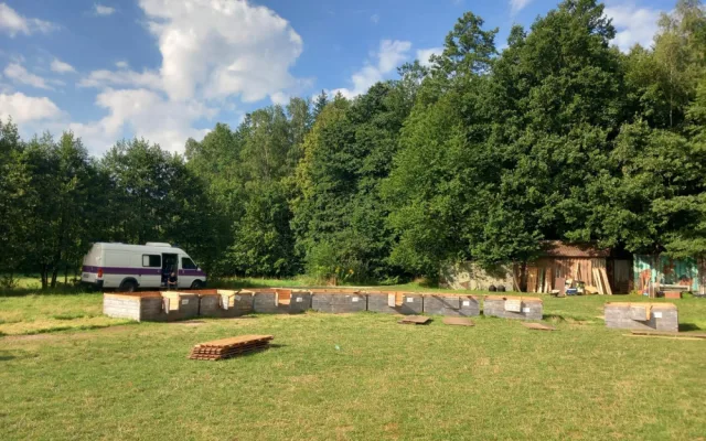 Odsouzení z liberecké věznice pomáhali s úklidem letního tábora