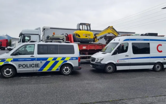 Policejní akce na průtahu Libercem zaměřená na nákladní dopravu: Drogy za volantem i přetížená vozidla