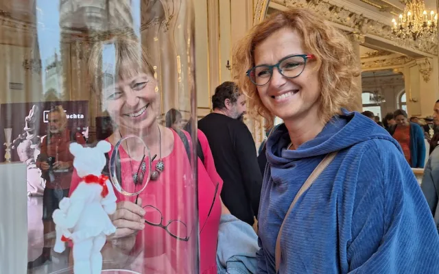 Sklo na náměstí, v tramvaji i botanické zahradě. V Liberci probíhá sklářský festival