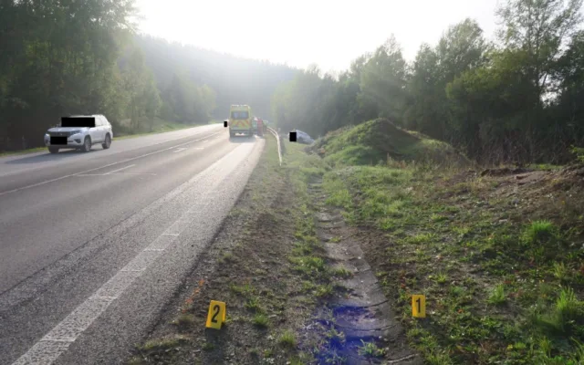 Notně posilněn alkoholem neudržel auto na silnici a havaroval