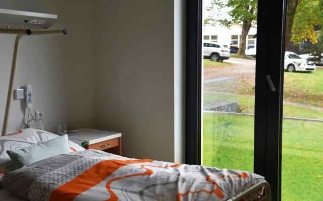 Vysocký ústav chirurgie ruky má po letech odkladů nový lůžkový pavilon