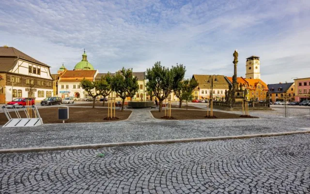 Kompletní obnova centrálního náměstí v Jablonném v Podještědí