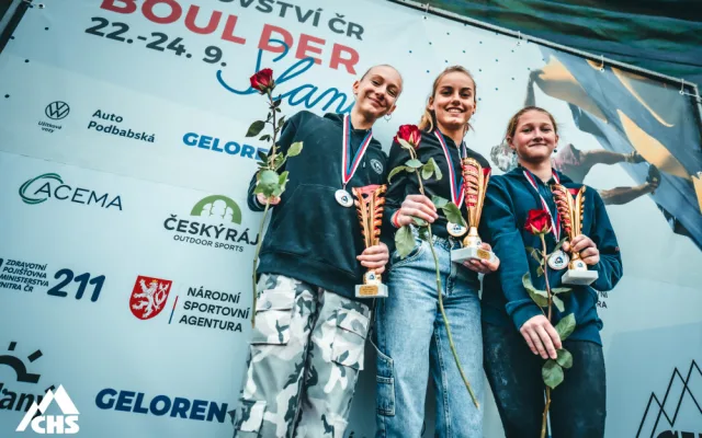 Závodníci z LK Boulder si vylezli pro více než dvacítku medailí