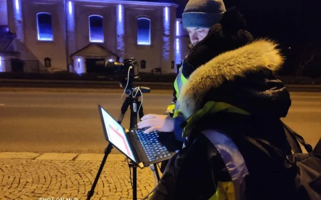 Zdánlivě dobře nasvícený přechod pro chodce může být za snížené viditelnosti rizikem