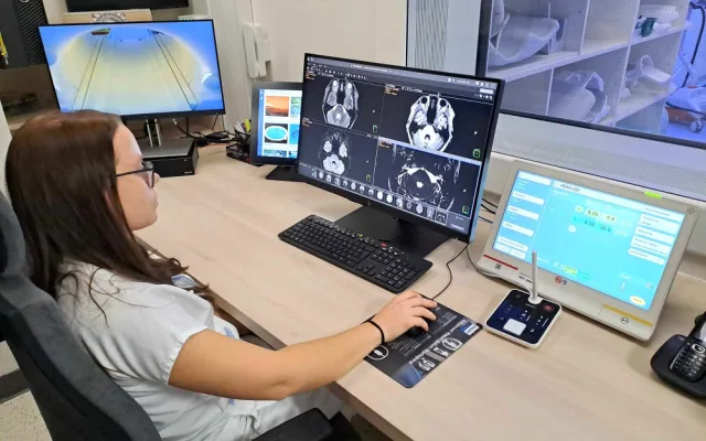 Nemocnice má novu magnetickou rezonanci s umělou inteligencí