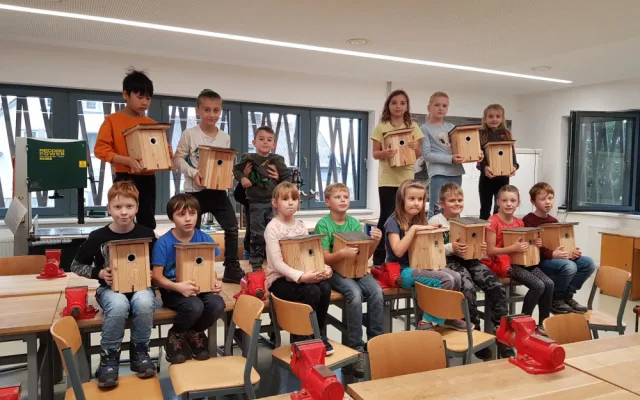 Nadace podpořila záchranu tetřívka i výsadbu druhově pestrých lesů