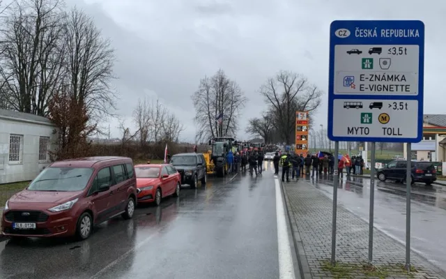 Poslední klidný protest? Zemědělci vyjeli demonstrovat na hranice