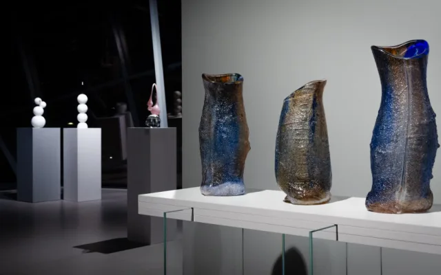 Muzeum skla a bižuterie v Jablonci pořádá komentovanou prohlídku s výtvarným umělcem Patrikem Illem