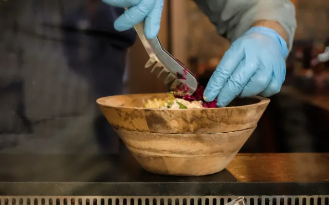 Bistro Kauai poke je ostrovem plným chutí a vůní v městě na severu