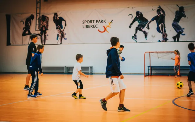 Dopřejte vašim dětem prázdniny plné pohybu a zábavy s příměstským sportovním táborem Hravé prázdniny