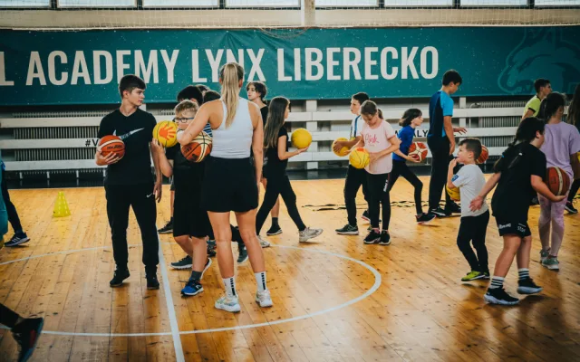Dopřejte vašim dětem prázdniny plné pohybu a zábavy s příměstským sportovním táborem Hravé prázdniny